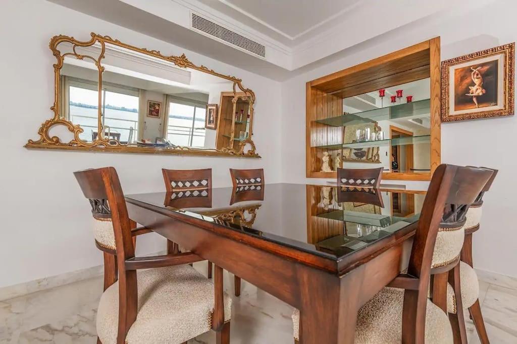 Les Pieds Dans Le Apartment Tunis